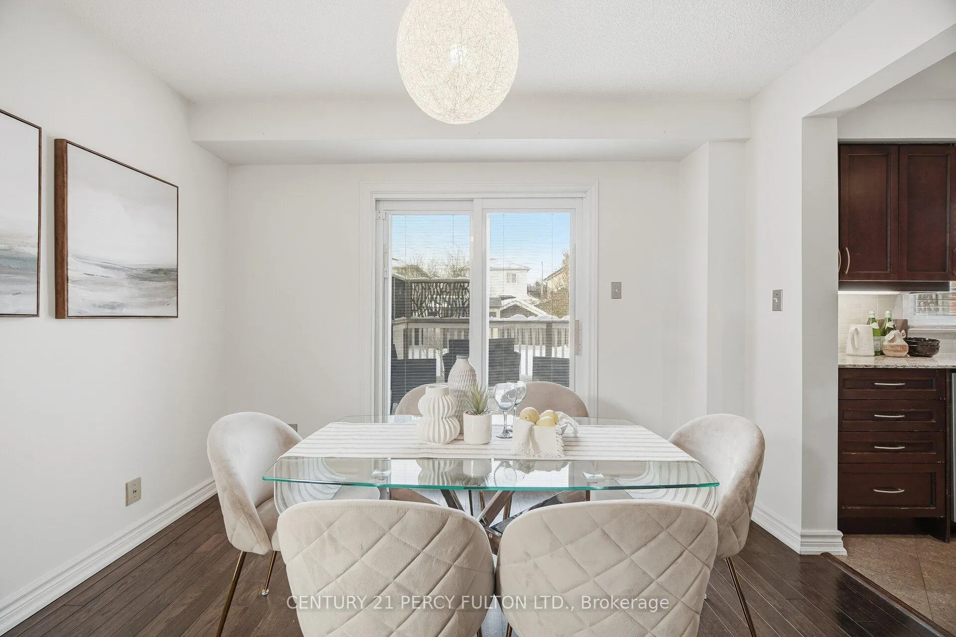 Photo 7 of 1302 Ferncliff Circle, Pickering, Liverpool — HOMEH