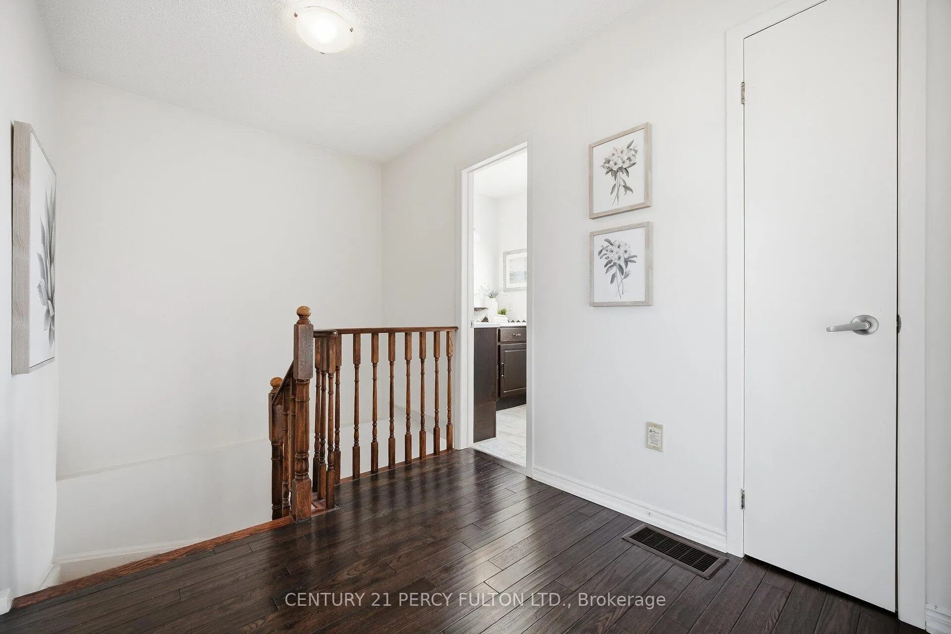 Photo 16 of 1302 Ferncliff Circle, Pickering, Liverpool — HOMEH