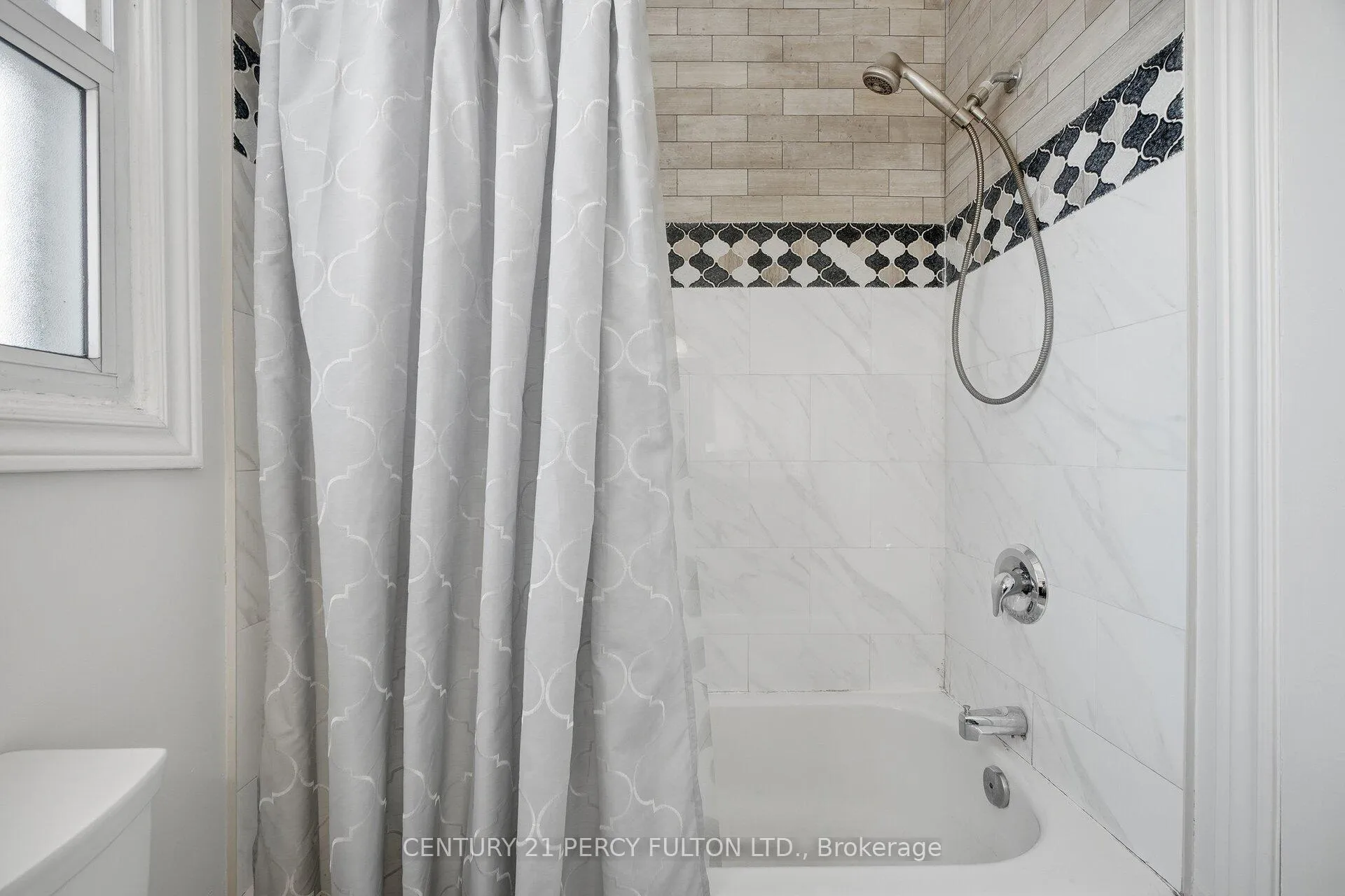 Photo 25 of 1302 Ferncliff Circle, Pickering, Liverpool — HOMEH
