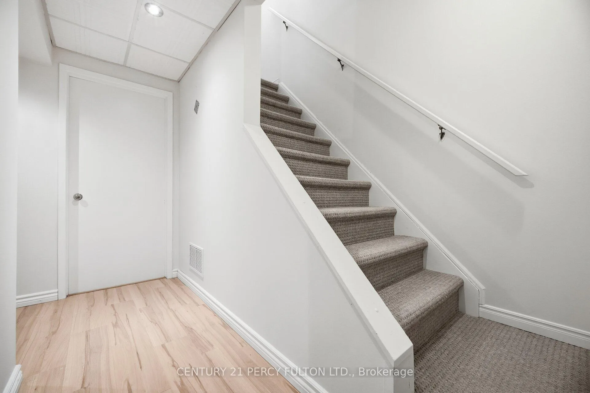 Photo 26 of 1302 Ferncliff Circle, Pickering, Liverpool — HOMEH