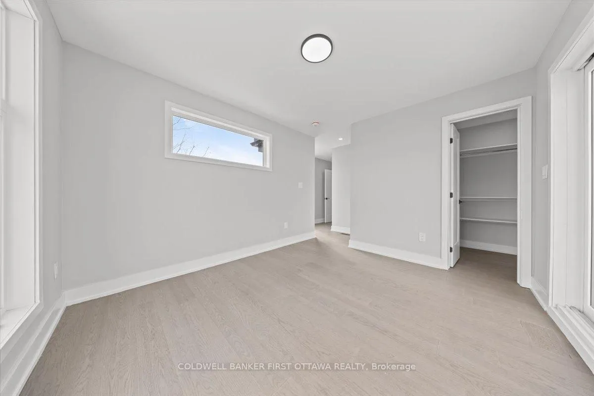 Photo 16 of 20 Inverkip Avenue, Ottawa, Hunt Club Park/Greenboro — HOMEH