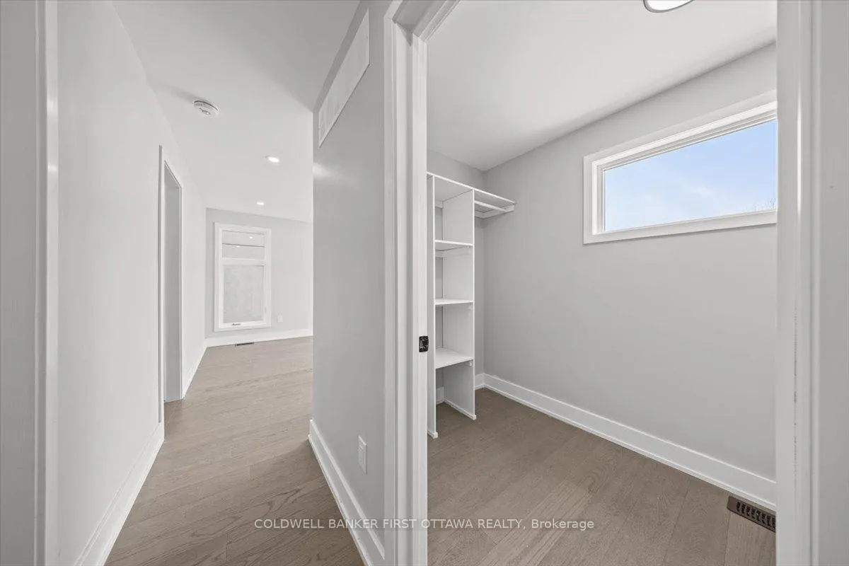 Photo 19 of 20 Inverkip Avenue, Ottawa, Hunt Club Park/Greenboro — HOMEH