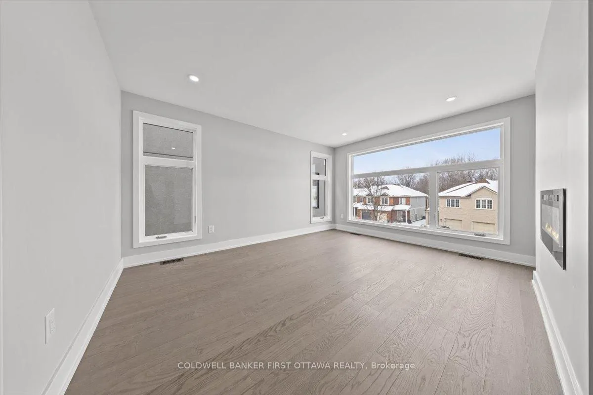 Photo 21 of 20 Inverkip Avenue, Ottawa, Hunt Club Park/Greenboro — HOMEH