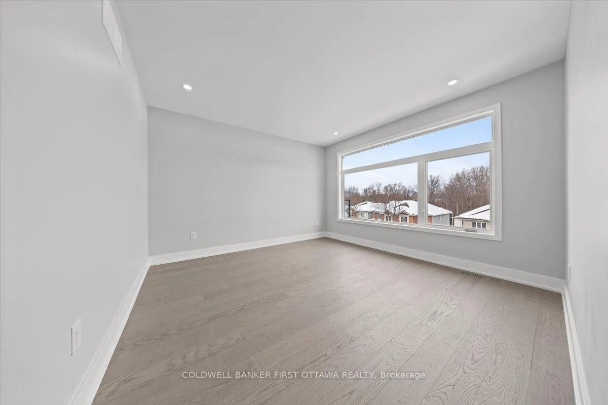 Photo 28 of 20 Inverkip Avenue, Ottawa, Hunt Club Park/Greenboro — HOMEH