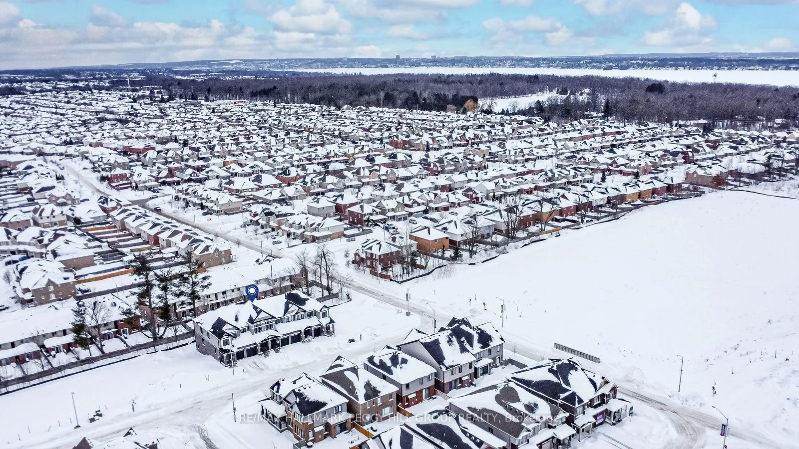 Photo 12 of 199 Durham Avenue, Barrie, Rural Barrie Southeast — HOMEH