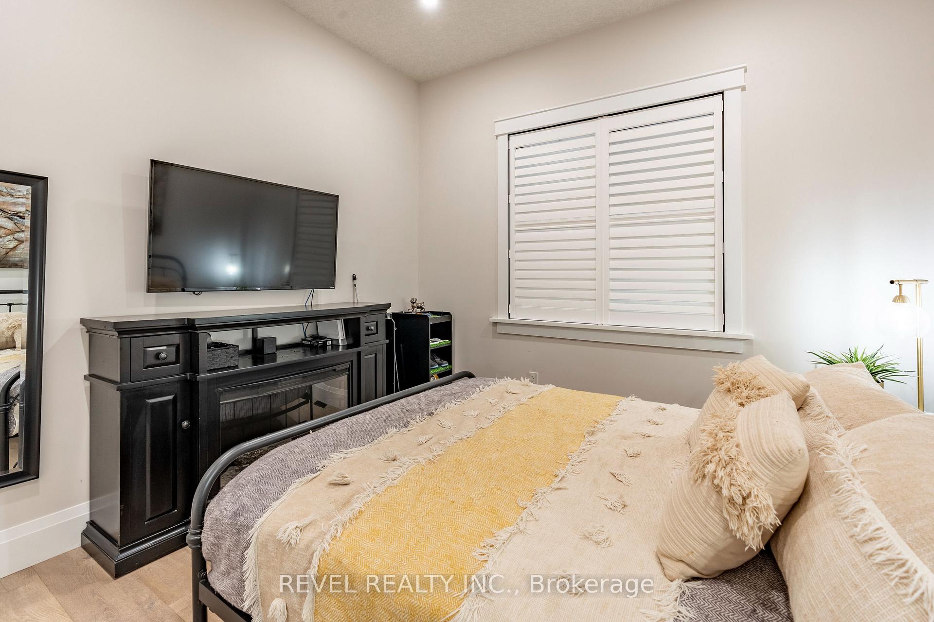 Photo 12 of 7404 Wellington Road 11, Mapleton, Rural Mapleton — HOMEH