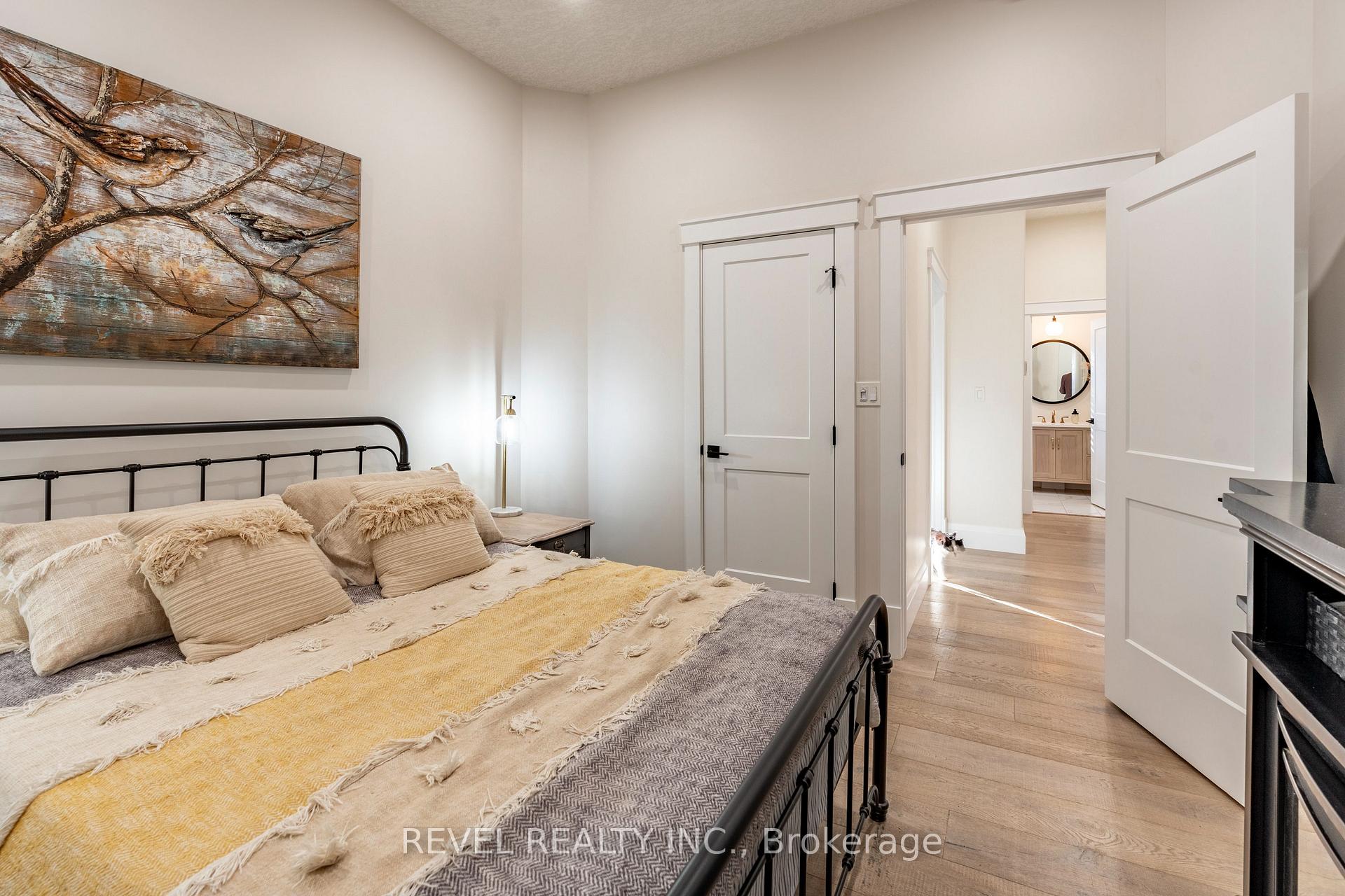 Photo 13 of 7404 Wellington Road 11, Mapleton, Rural Mapleton — HOMEH