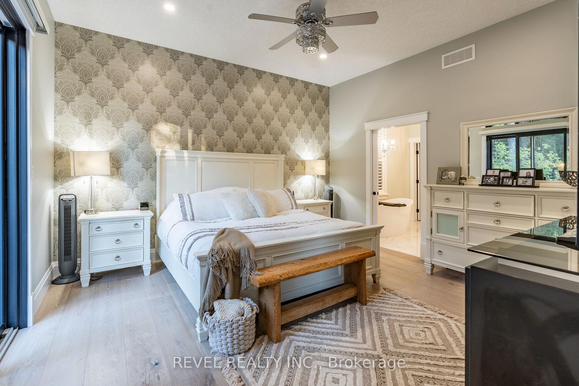 Photo 17 of 7404 Wellington Road 11, Mapleton, Rural Mapleton — HOMEH