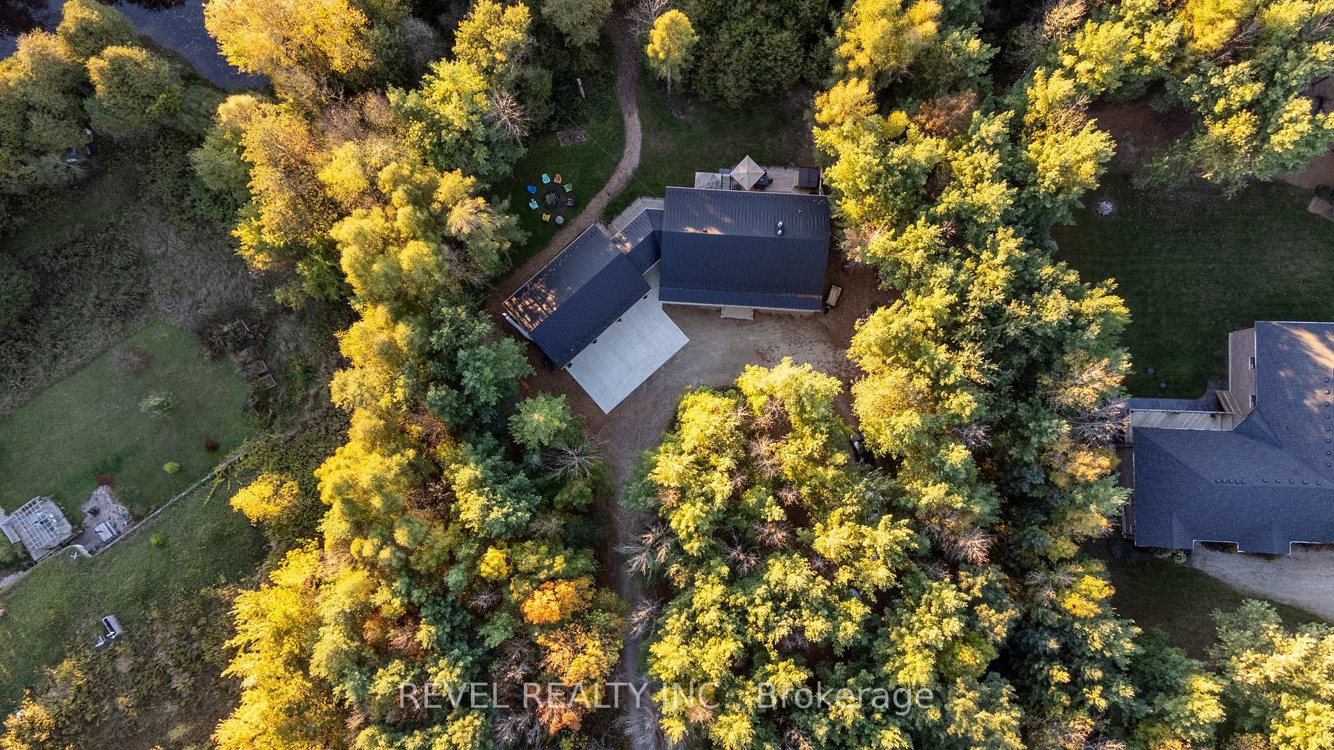 Photo 46 of 7404 Wellington Road 11, Mapleton, Rural Mapleton — HOMEH