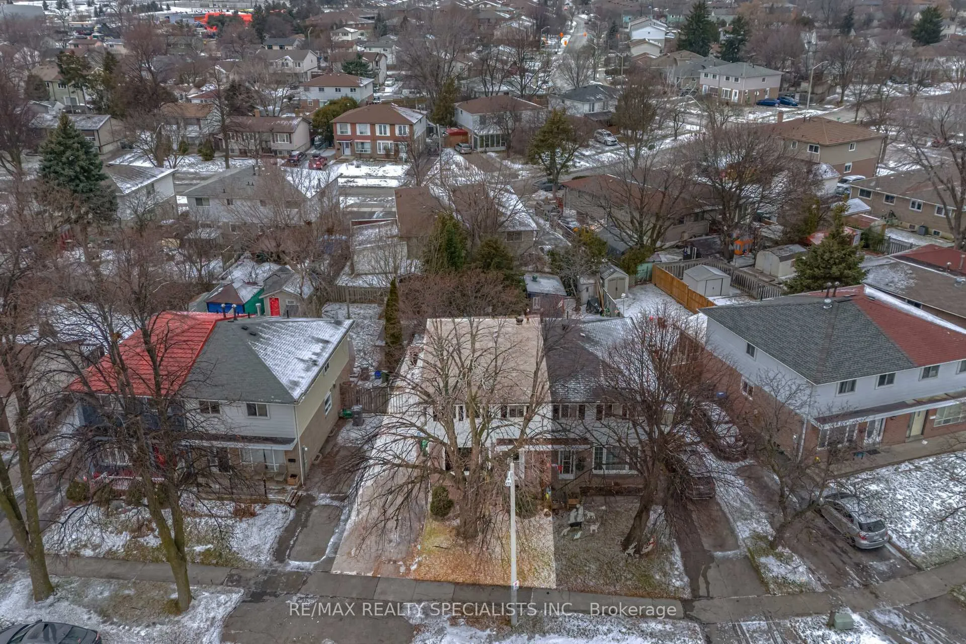 Photo 2 of 44 Herkley Drive, Brampton, Madoc — HOMEH