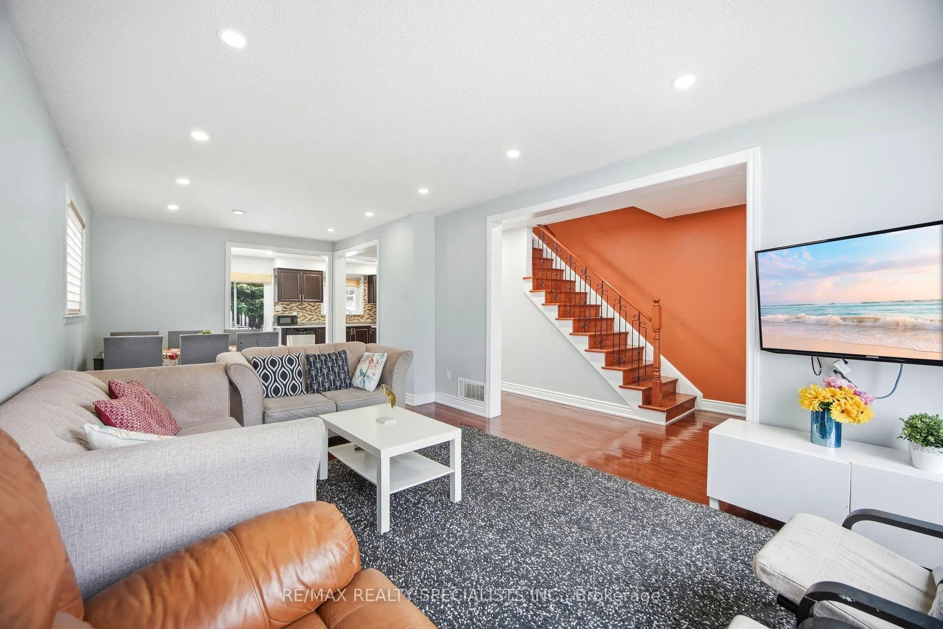 Photo 8 of 44 Herkley Drive, Brampton, Madoc — HOMEH