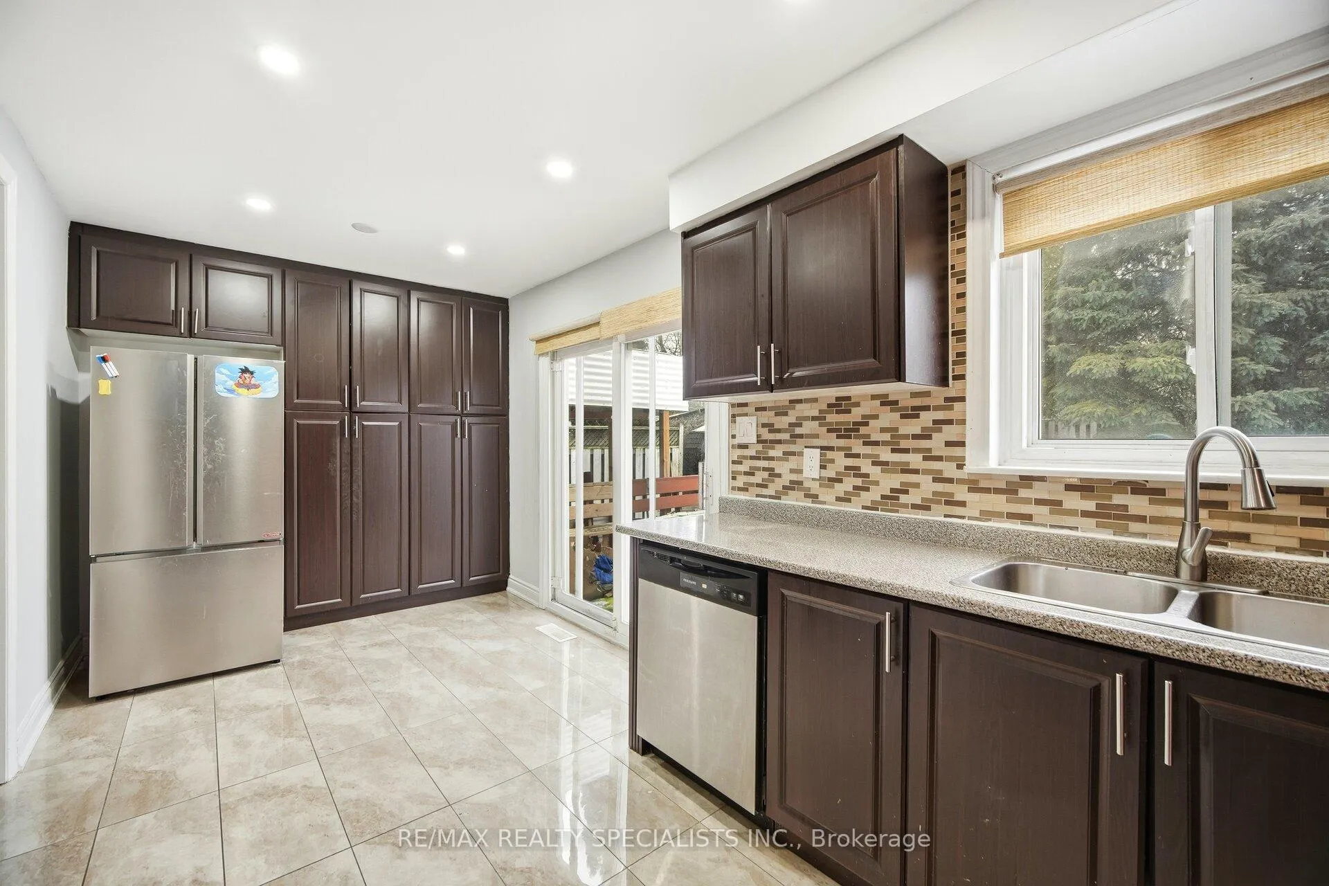 Photo 13 of 44 Herkley Drive, Brampton, Madoc — HOMEH