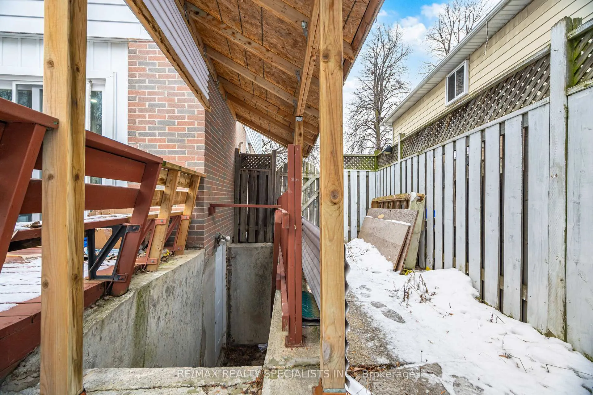 Photo 28 of 44 Herkley Drive, Brampton, Madoc — HOMEH
