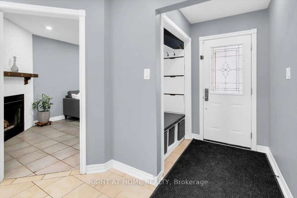 Photo 4 of 2297 Chapman Court, Pickering, Brock Ridge — HOMEH