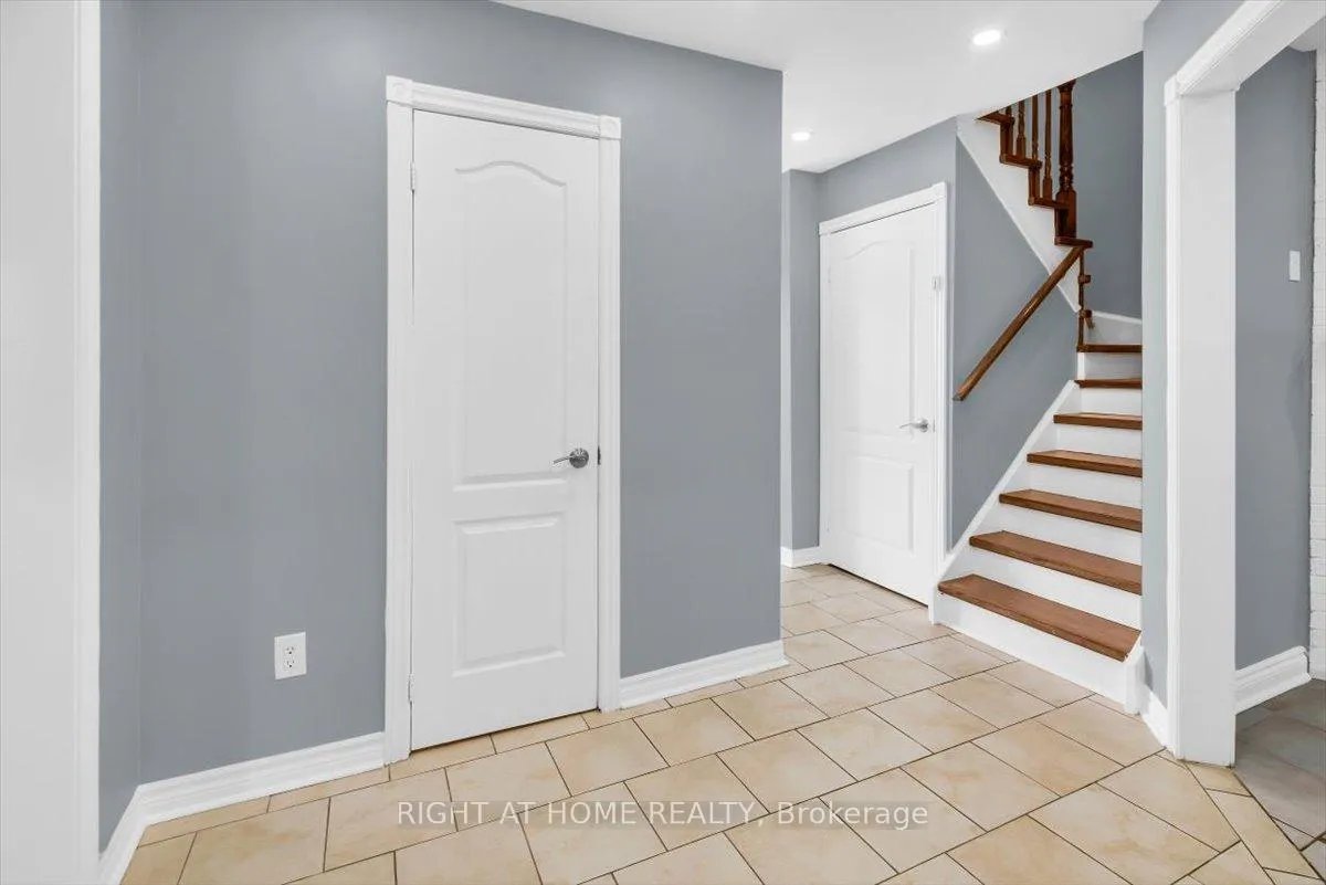 Photo 5 of 2297 Chapman Court, Pickering, Brock Ridge — HOMEH