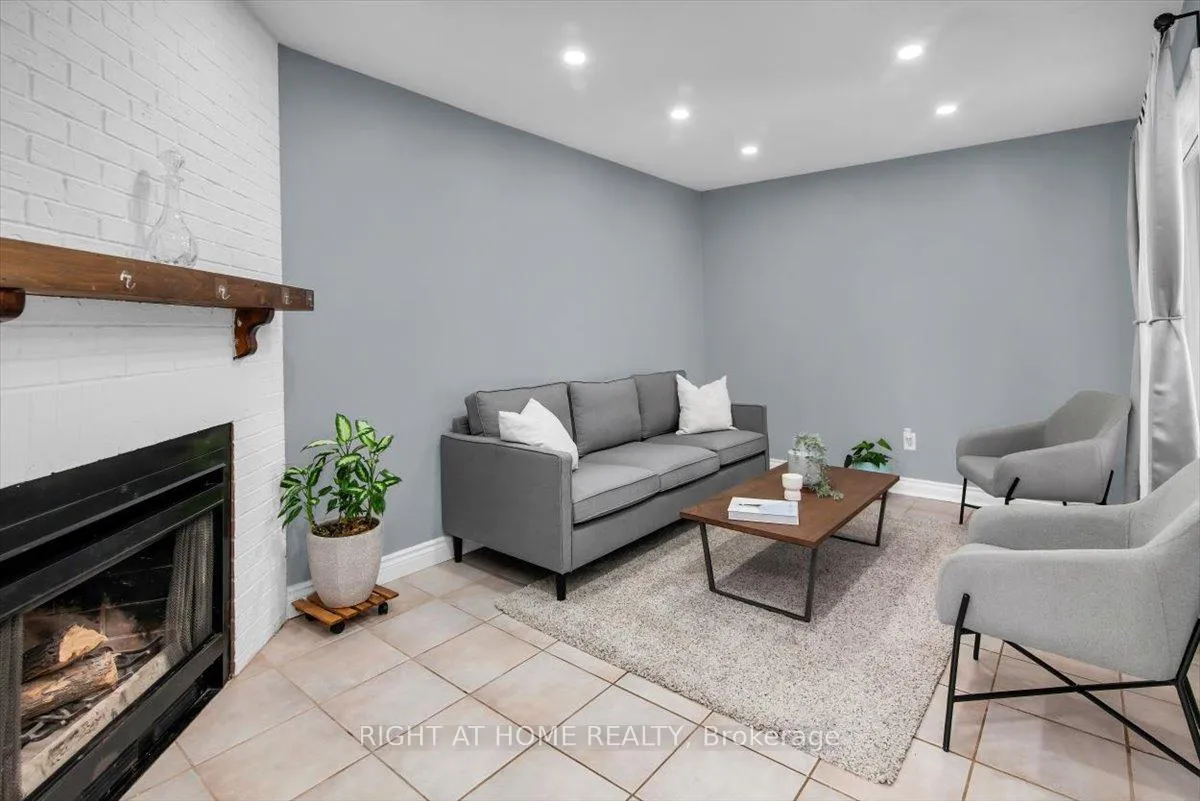 Photo 6 of 2297 Chapman Court, Pickering, Brock Ridge — HOMEH