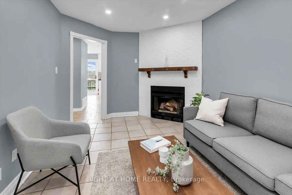 Photo 7 of 2297 Chapman Court, Pickering, Brock Ridge — HOMEH