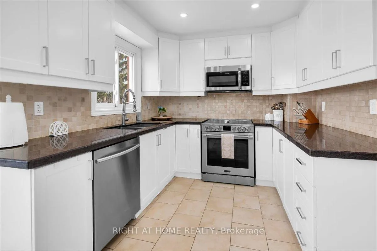 Photo 14 of 2297 Chapman Court, Pickering, Brock Ridge — HOMEH
