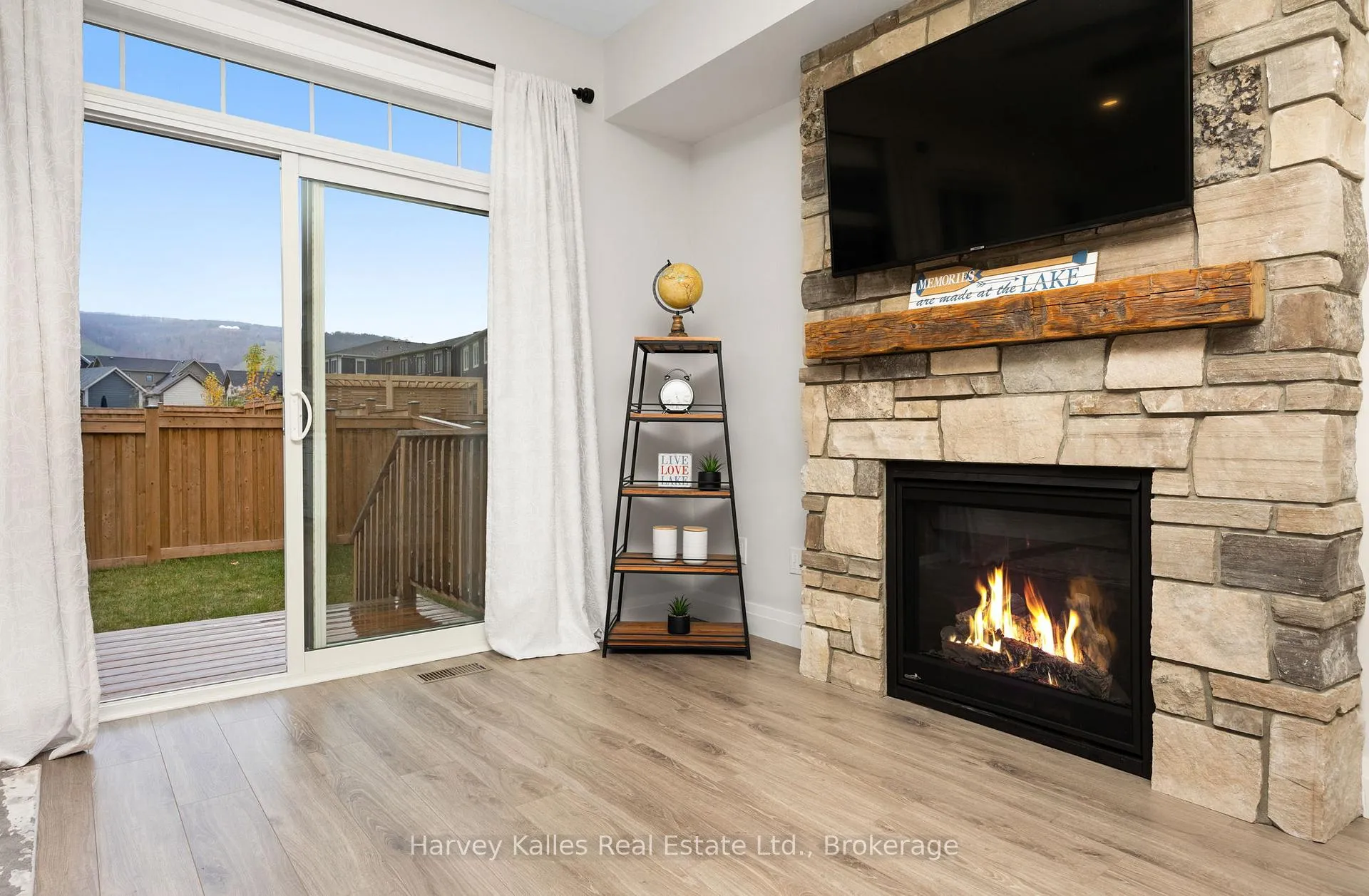 Photo 8 of 129 Red Pine Street, Blue Mountains — HOMEH