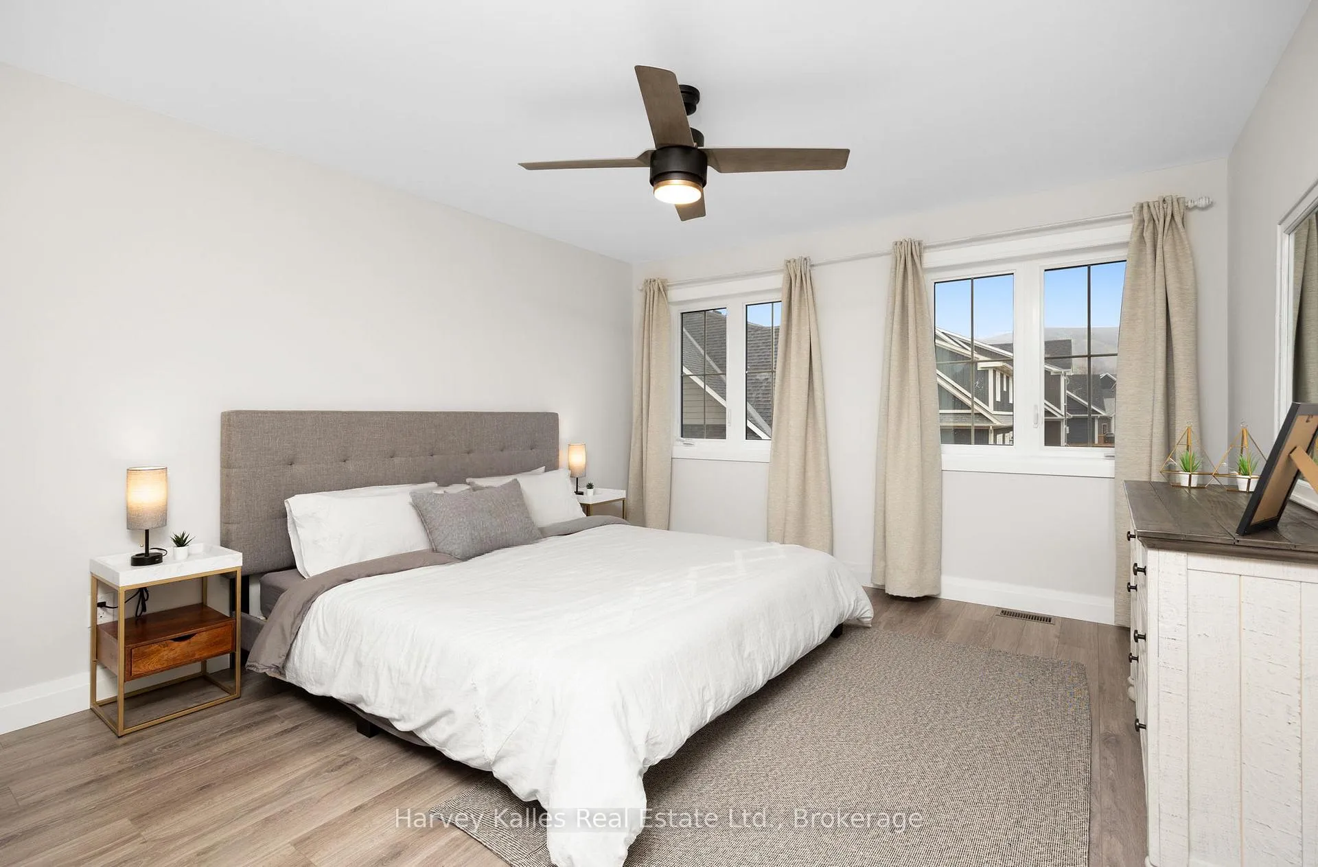 Photo 14 of 129 Red Pine Street, Blue Mountains — HOMEH