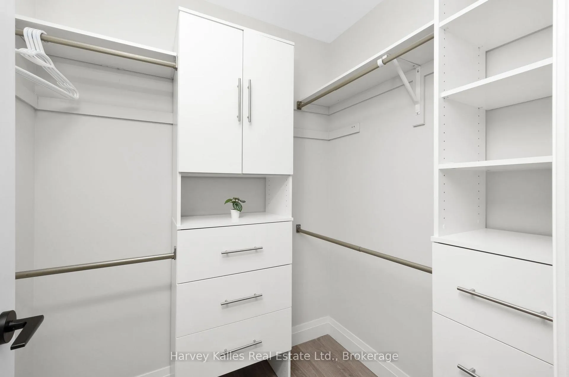 Photo 15 of 129 Red Pine Street, Blue Mountains — HOMEH