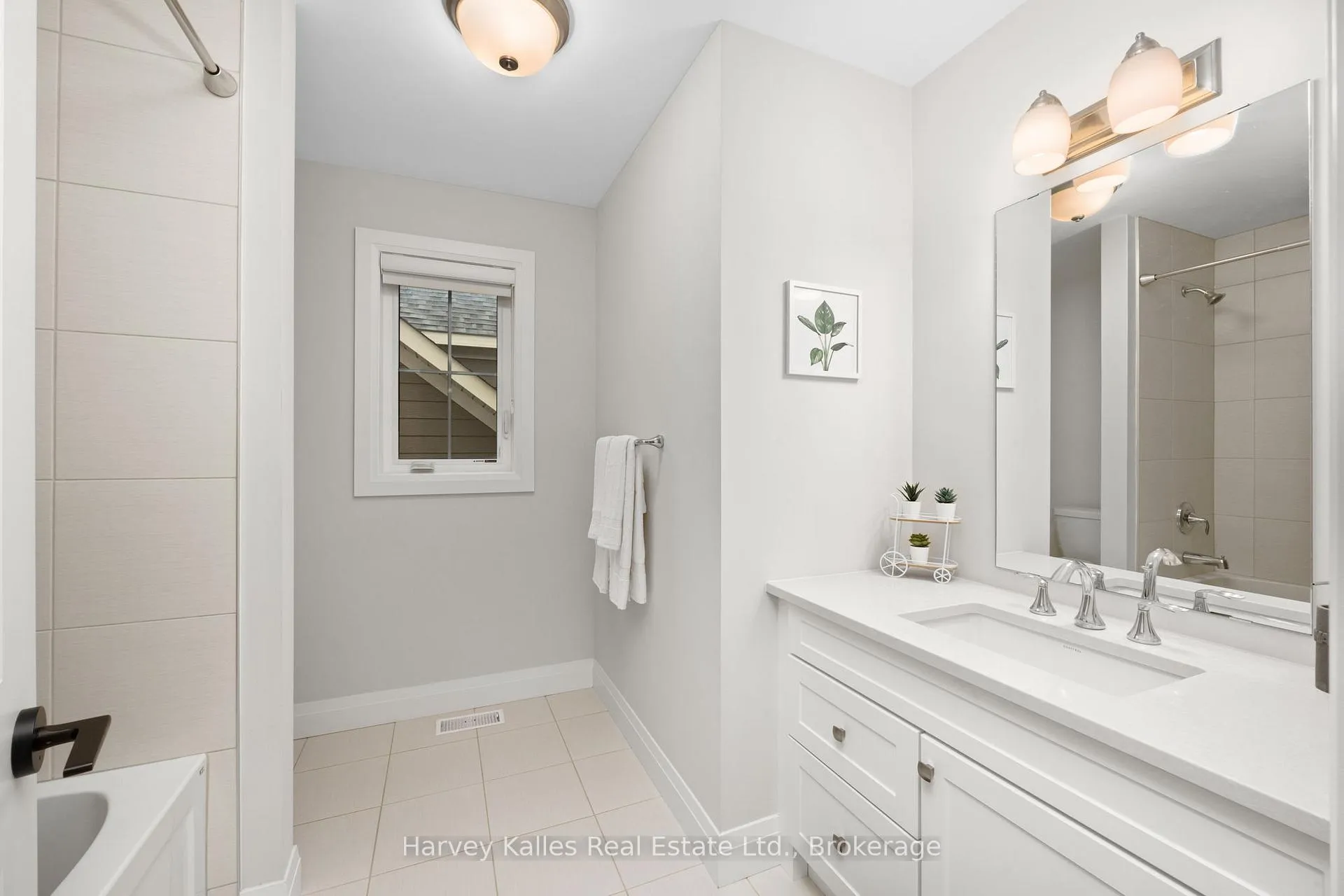 Photo 22 of 129 Red Pine Street, Blue Mountains — HOMEH
