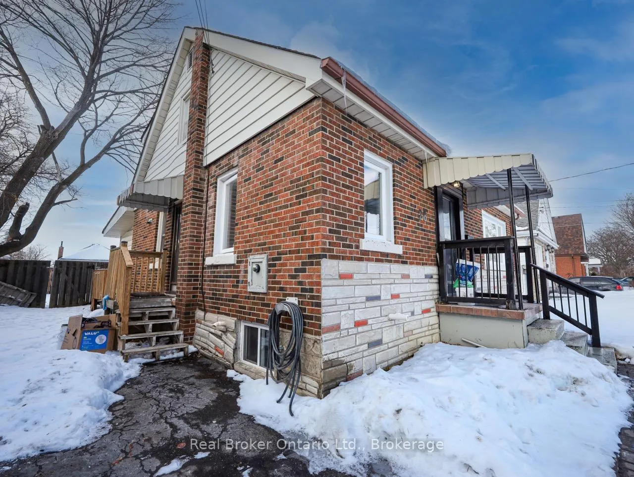 Photo 2 of 28 West 3rd Street, Hamilton, Bonnington — HOMEH