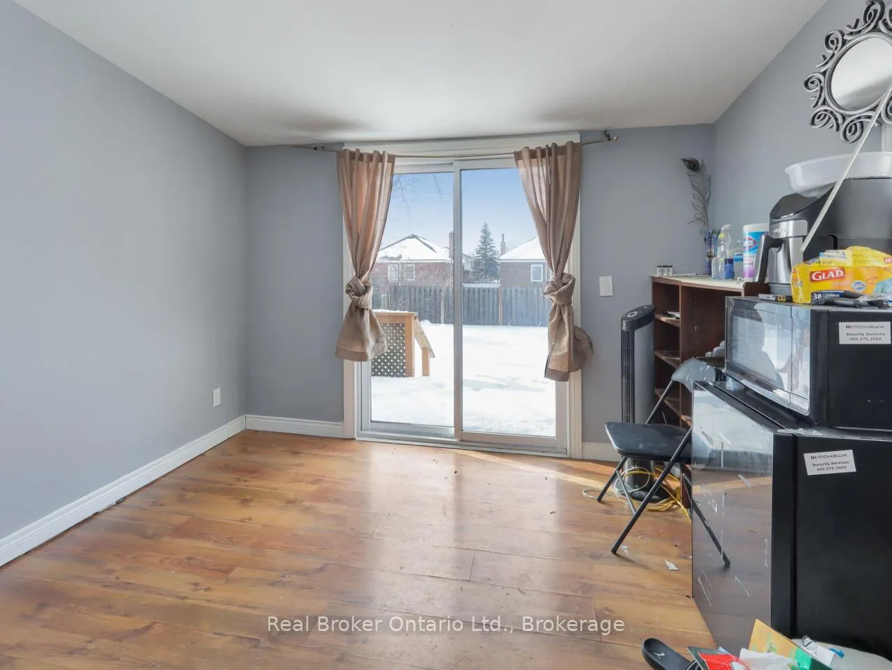 Photo 7 of 28 West 3rd Street, Hamilton, Bonnington — HOMEH
