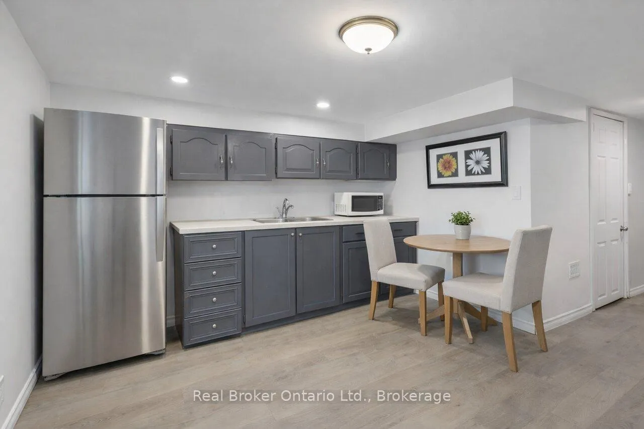 Photo 14 of 28 West 3rd Street, Hamilton, Bonnington — HOMEH