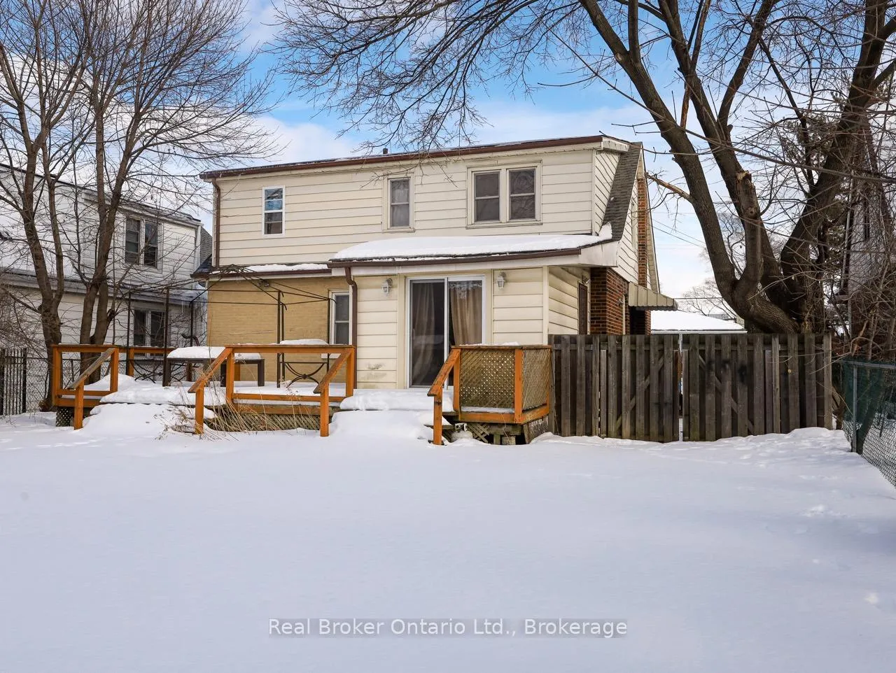 Photo 15 of 28 West 3rd Street, Hamilton, Bonnington — HOMEH
