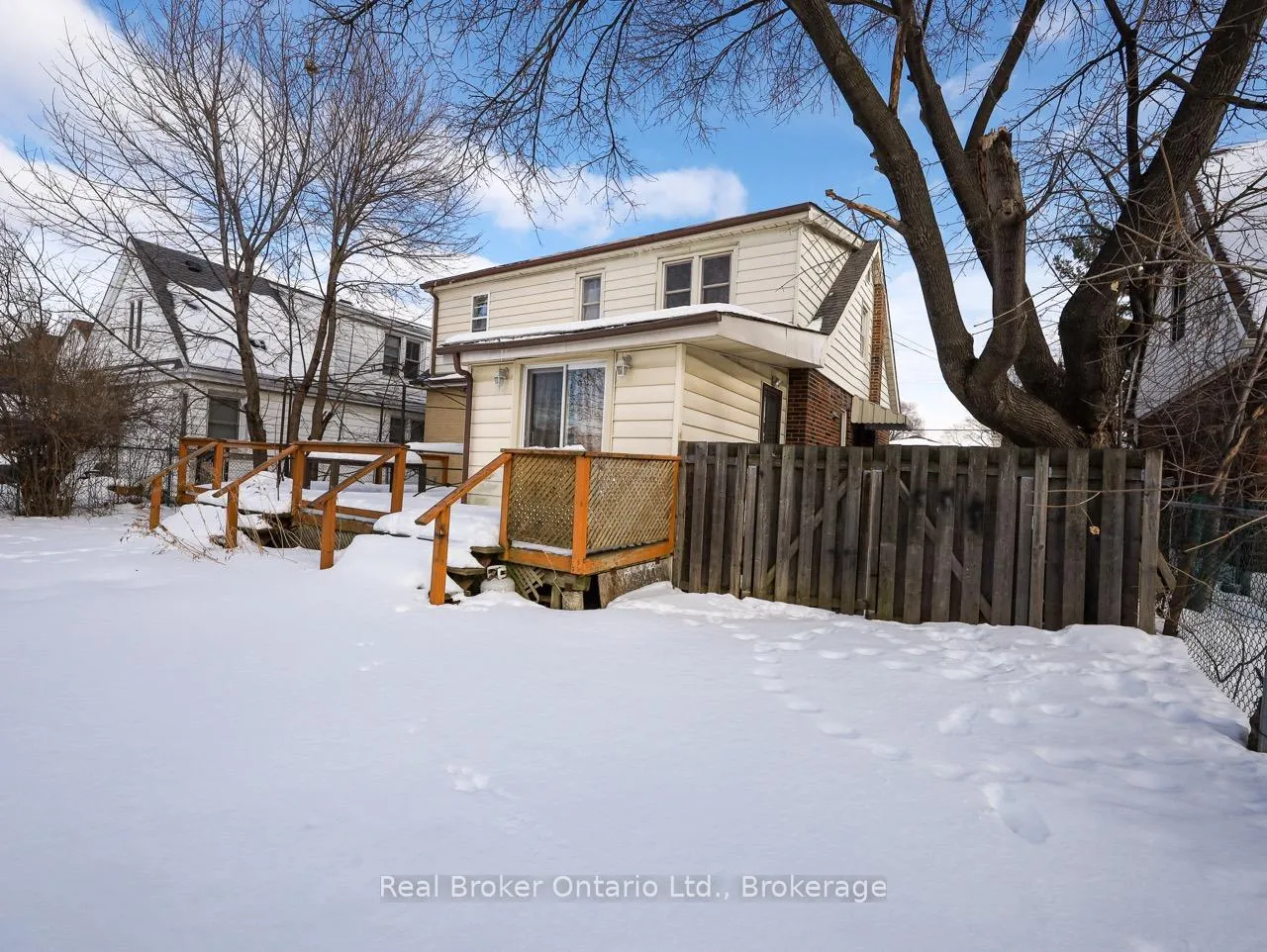 Photo 16 of 28 West 3rd Street, Hamilton, Bonnington — HOMEH
