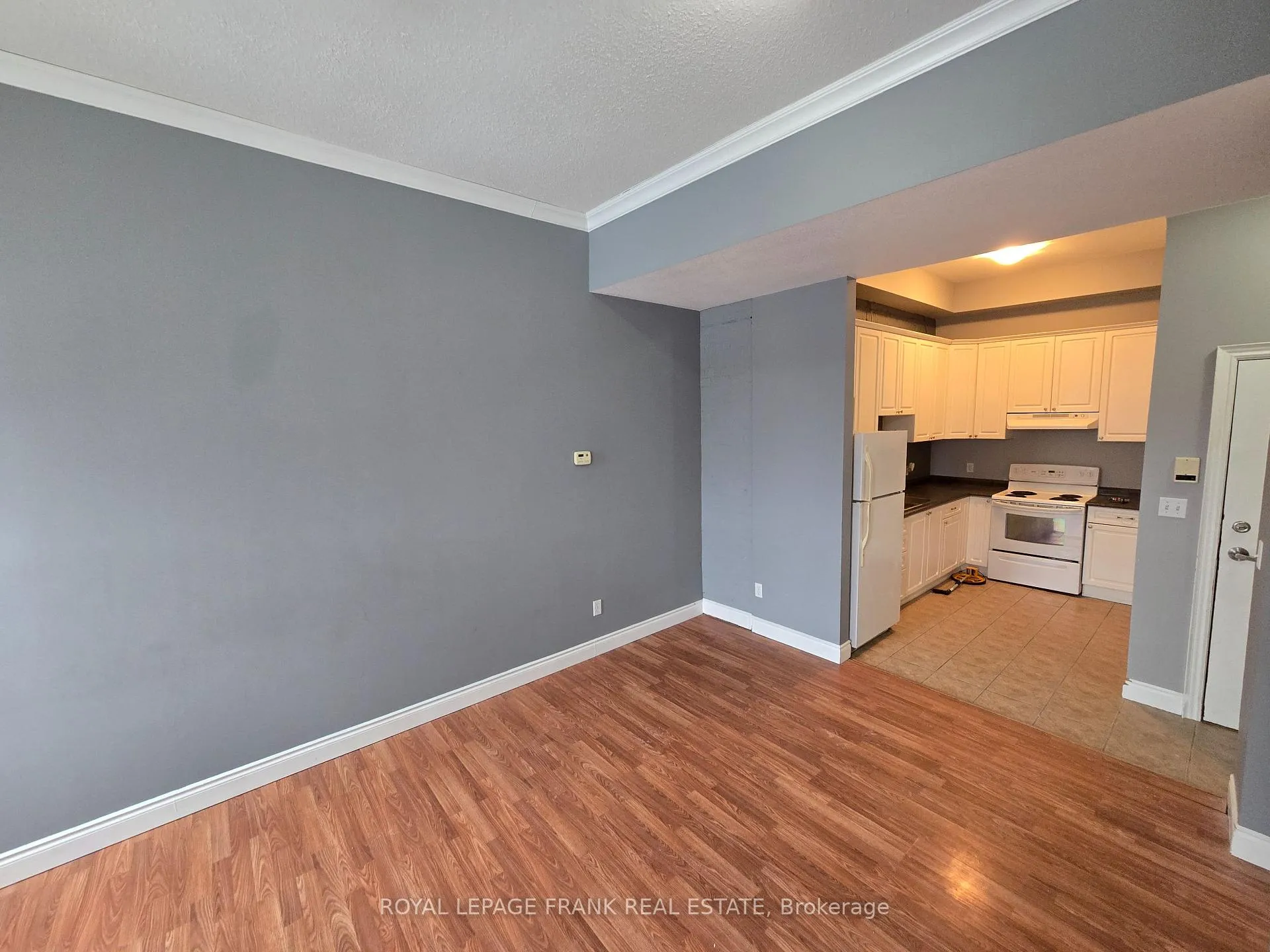 Photo 7 of Unit 208, 54 King Street E, Clarington, Bowmanville — HOMEH
