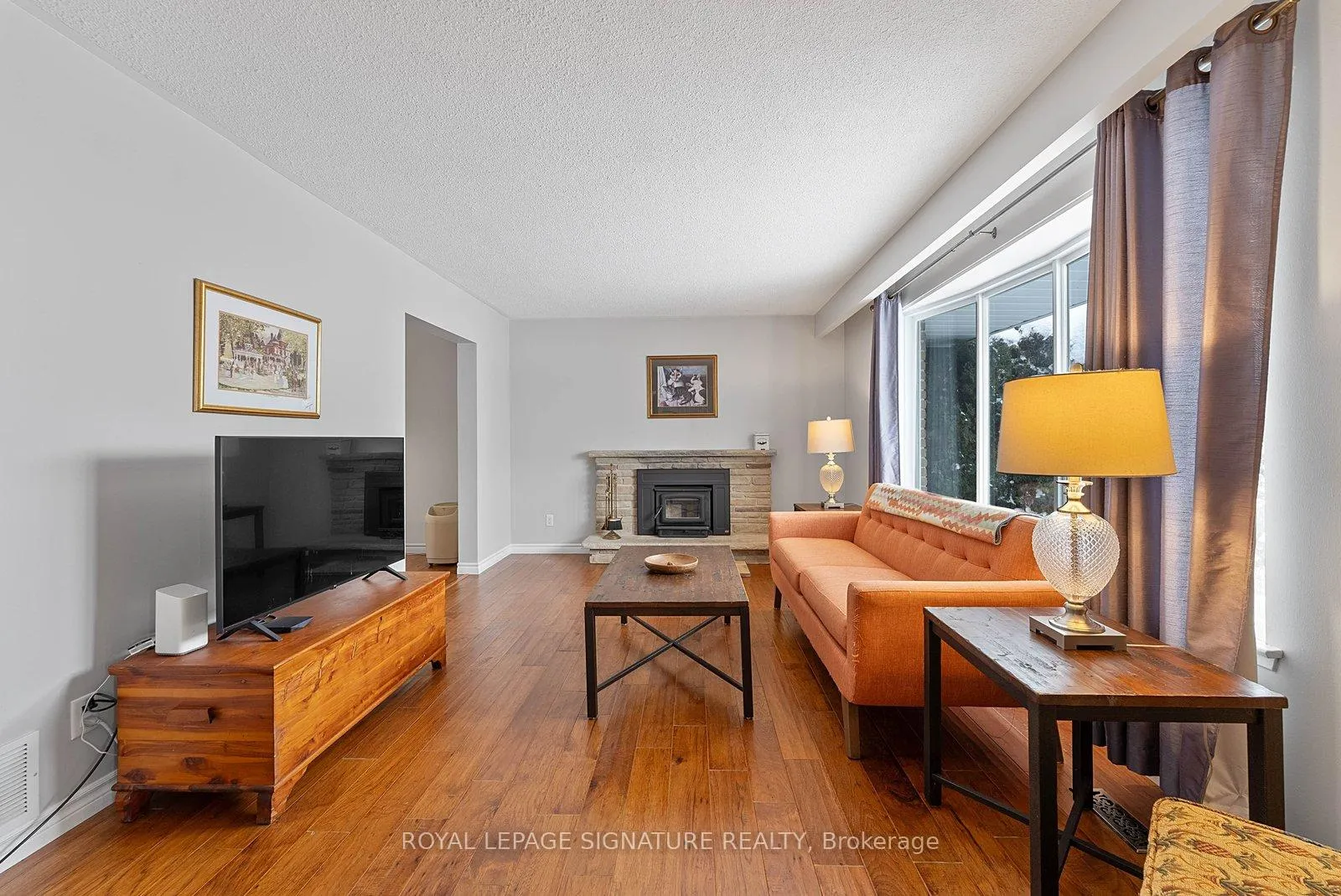 Photo 4 of 11 Golf View Drive, Brampton, Brampton East — HOMEH