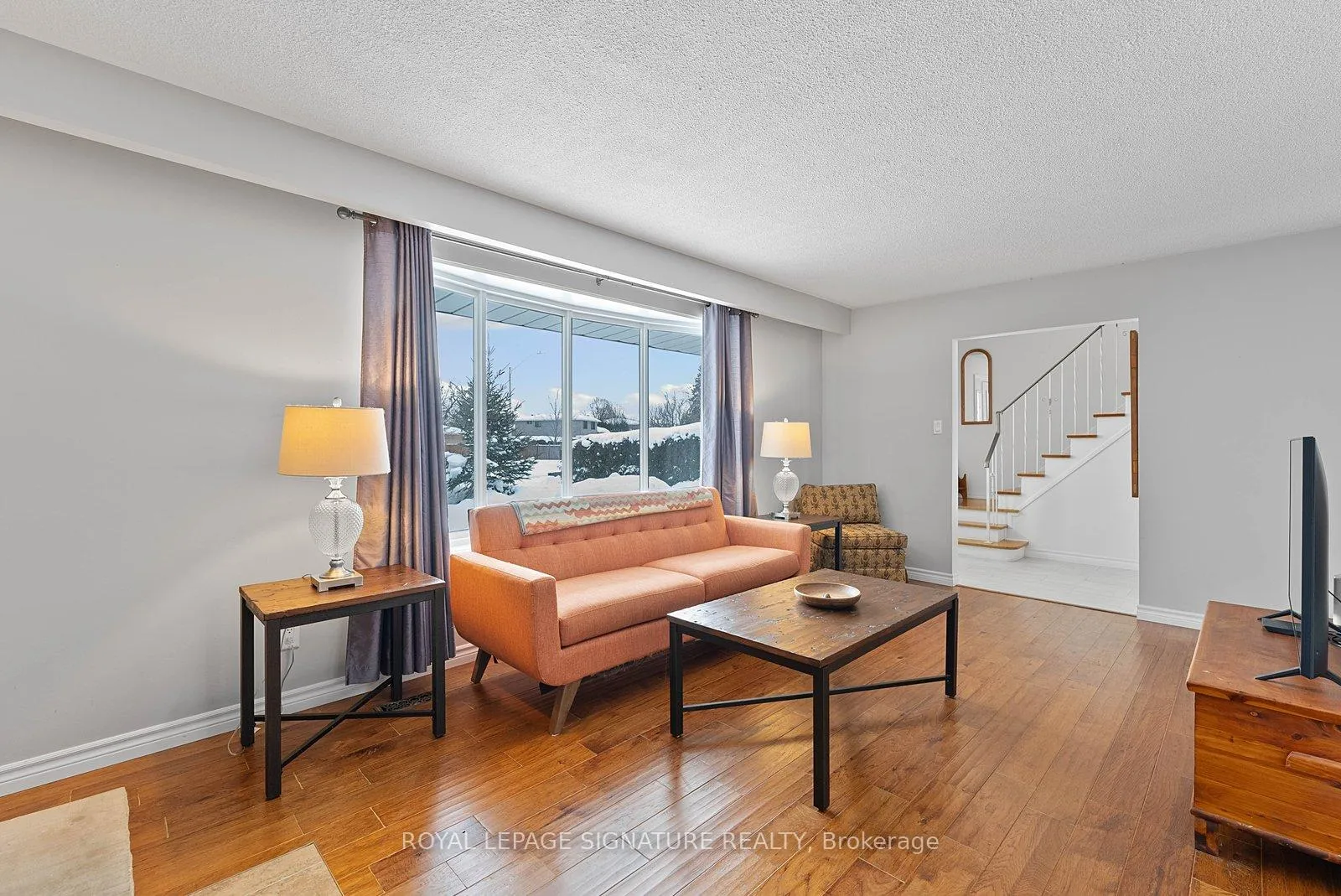 Photo 7 of 11 Golf View Drive, Brampton, Brampton East — HOMEH