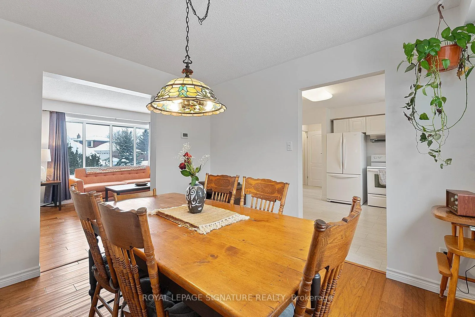Photo 10 of 11 Golf View Drive, Brampton, Brampton East — HOMEH