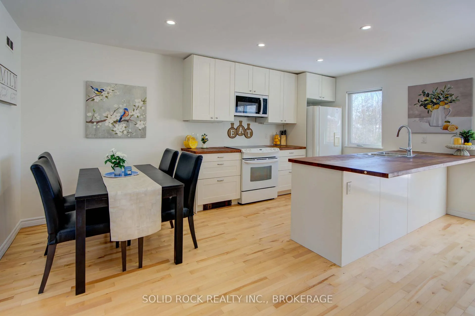 Photo 5 of 30 Fergus Street, Kingston, East of Sir John A. Blvd — HOMEH