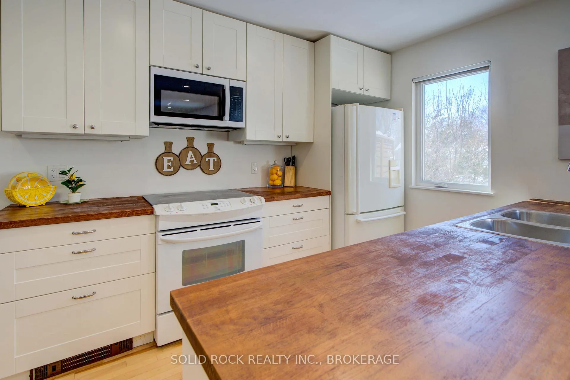 Photo 6 of 30 Fergus Street, Kingston, East of Sir John A. Blvd — HOMEH