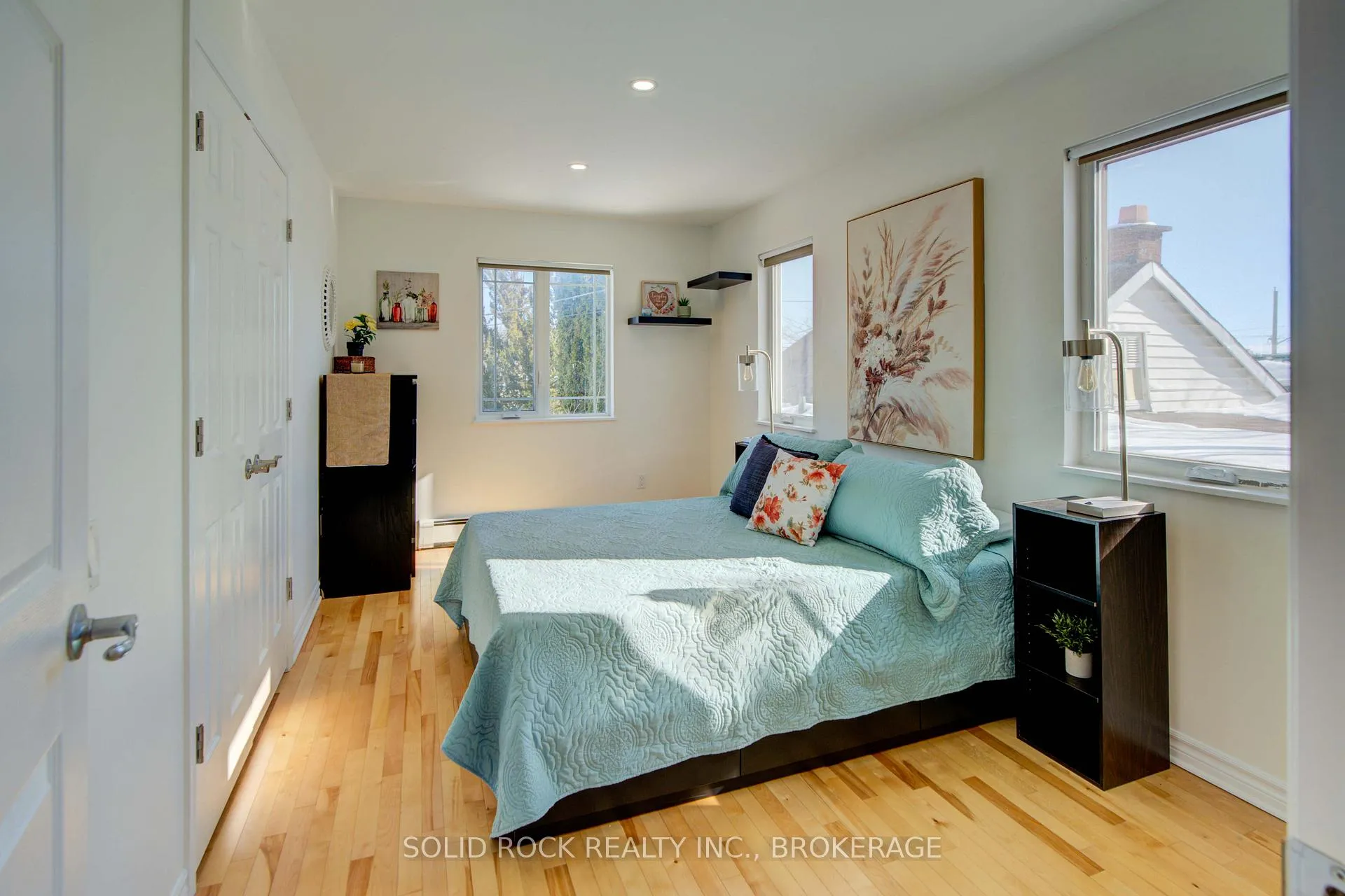 Photo 11 of 30 Fergus Street, Kingston, East of Sir John A. Blvd — HOMEH