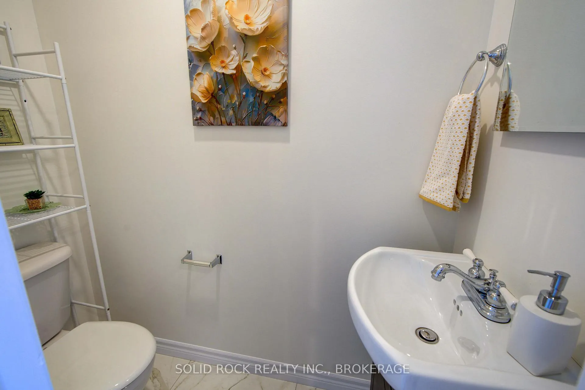 Photo 16 of 30 Fergus Street, Kingston, East of Sir John A. Blvd — HOMEH