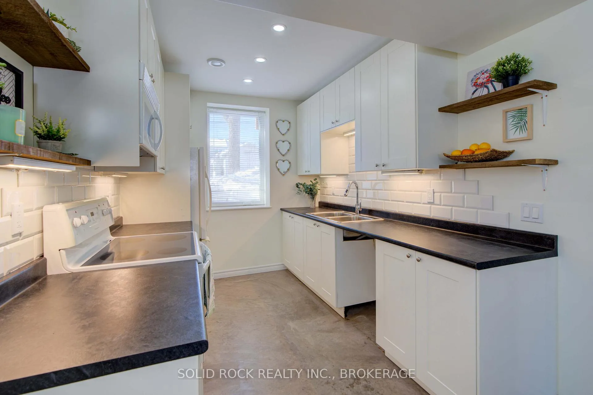 Photo 20 of 30 Fergus Street, Kingston, East of Sir John A. Blvd — HOMEH