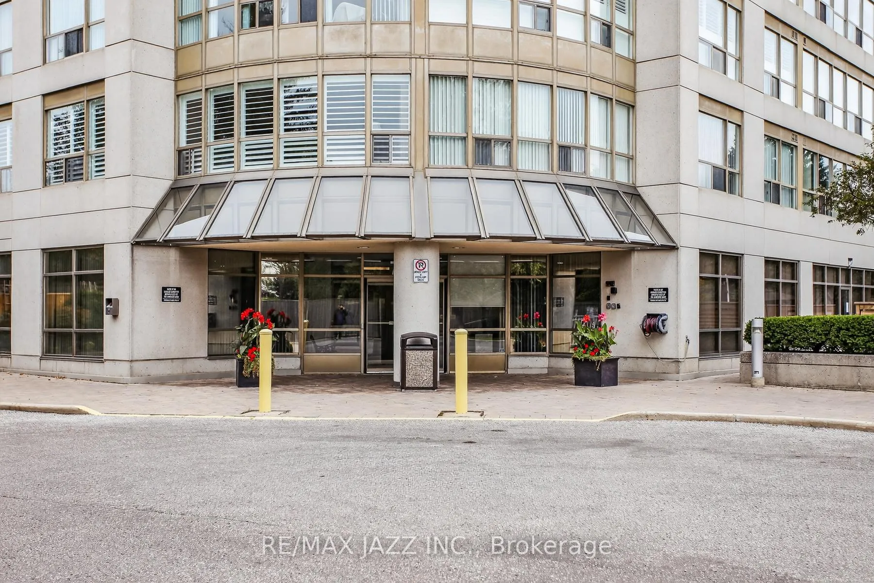 Photo 2 of Unit 217, 712 Rossland Road E, Whitby, Pringle Creek — HOMEH