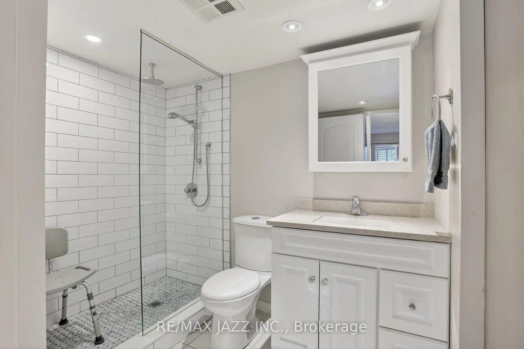 Photo 15 of Unit 217, 712 Rossland Road E, Whitby, Pringle Creek — HOMEH