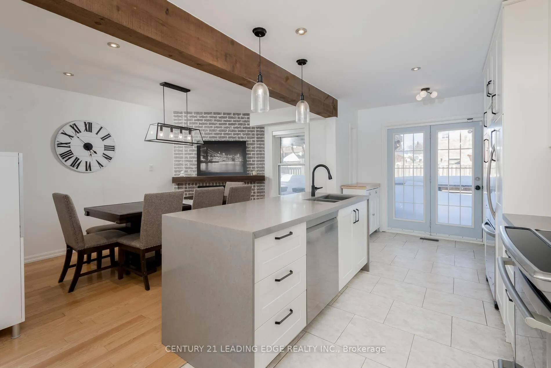 Photo 9 of 13 Gordon Court, Barrie, West Bayfield — HOMEH