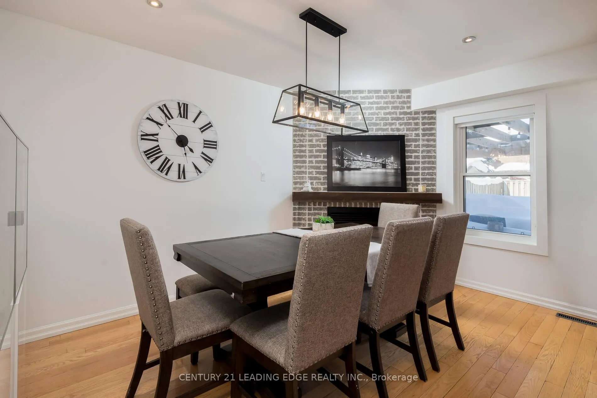 Photo 11 of 13 Gordon Court, Barrie, West Bayfield — HOMEH