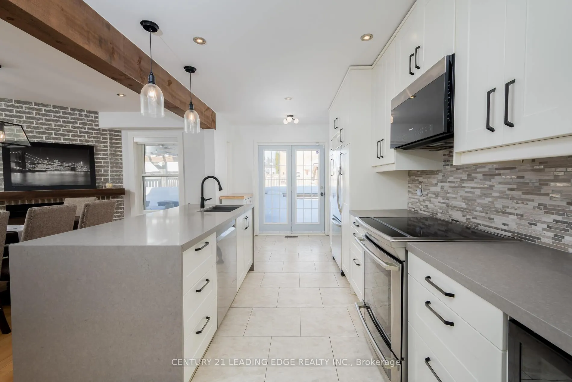 Photo 14 of 13 Gordon Court, Barrie, West Bayfield — HOMEH