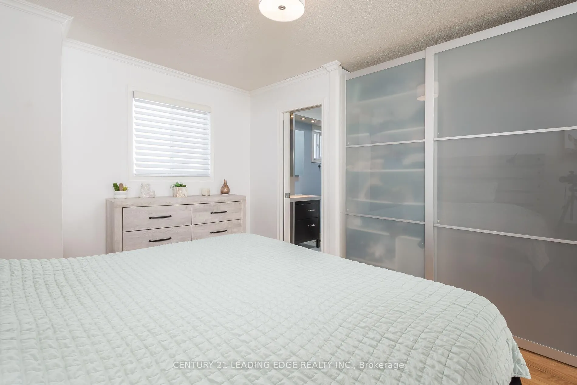 Photo 18 of 13 Gordon Court, Barrie, West Bayfield — HOMEH