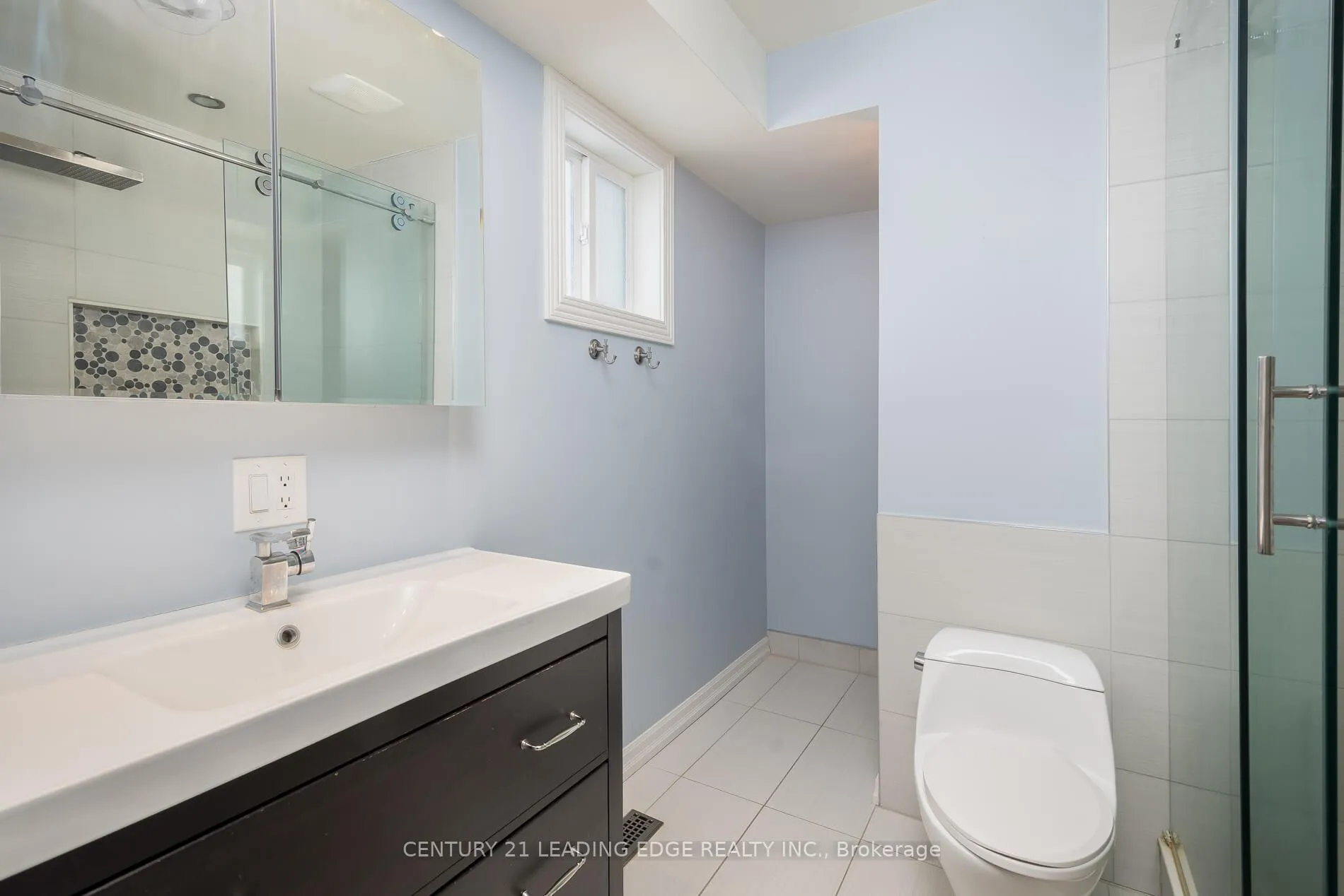 Photo 19 of 13 Gordon Court, Barrie, West Bayfield — HOMEH