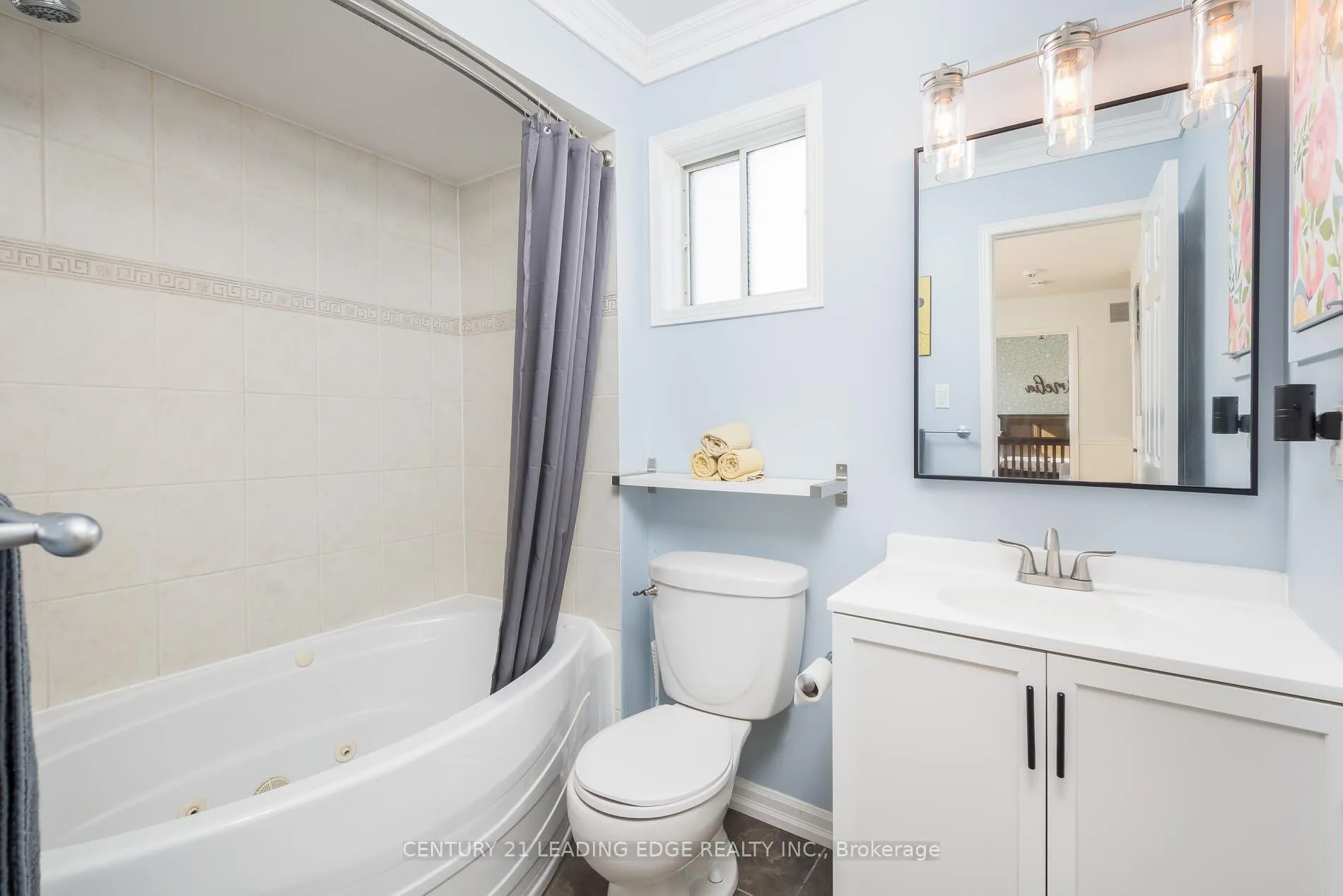 Photo 23 of 13 Gordon Court, Barrie, West Bayfield — HOMEH