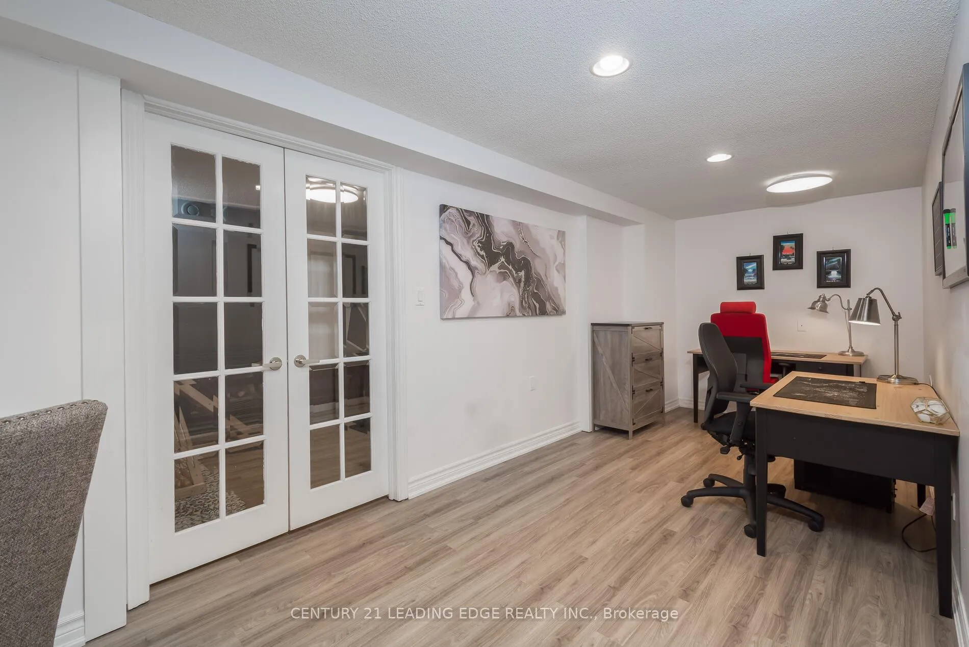 Photo 26 of 13 Gordon Court, Barrie, West Bayfield — HOMEH