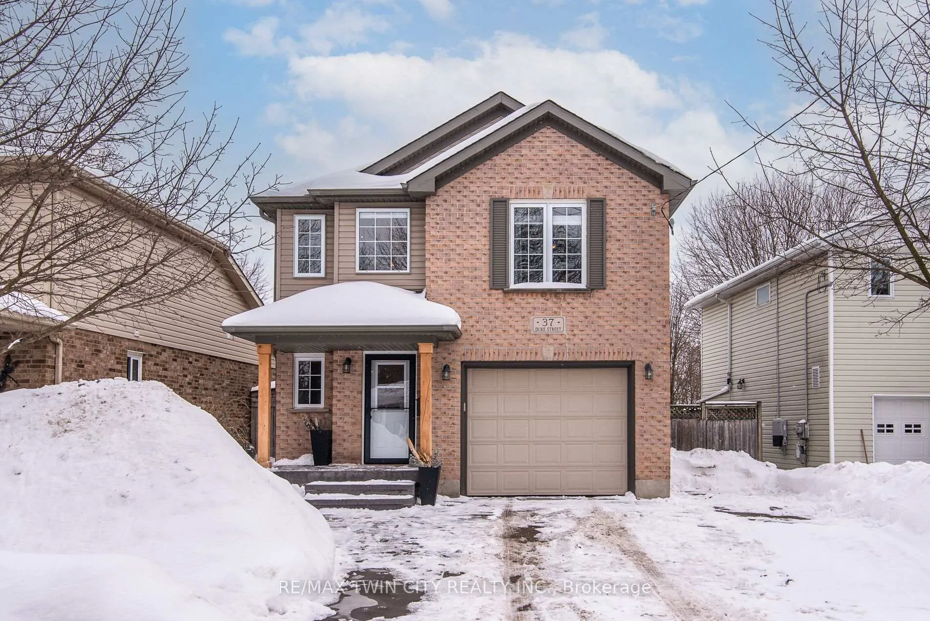 Photo 2 of 37 Duke Street, Waterloo — HOMEH